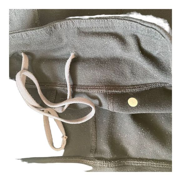 Lululemon women’s black warm
wide leg pants Size S - Picture 3 of 3